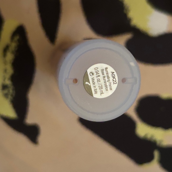 💗 2 for $25 💗 Rare Beauty Illuminating Primer 28 mL - Picture 2 of 3